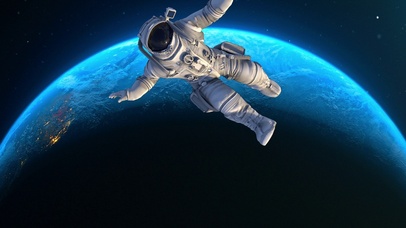 太空人坠入地球