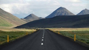 网红公路山峰连绵唯美治愈