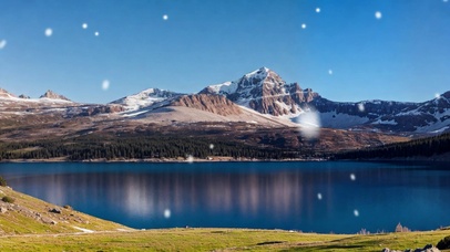 雪中的寂静湖泊