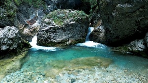山泉水