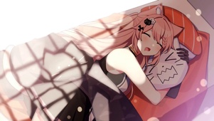 房间里熟睡的少女