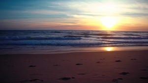 夕阳海滩