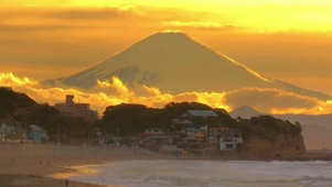 日照金山