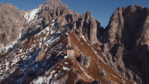 雪山小屋 绝美风景动态壁纸