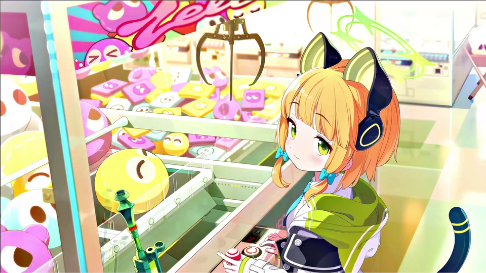 橙发猫耳少女在电玩店操作抓娃娃机