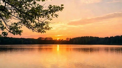 夕阳湖面
