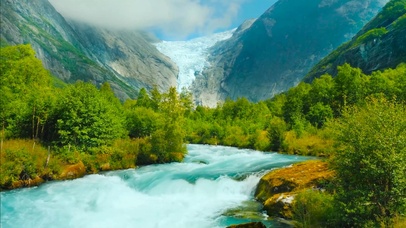 移动镜头下的高山流水