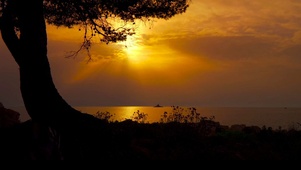 唯美夕阳下海面