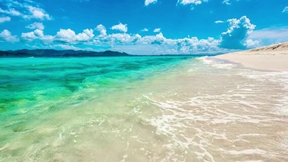 唯美蓝天海浪4K