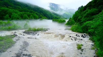 护眼山涧雾气流水