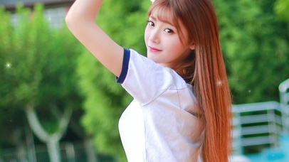 大眼美女