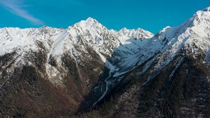 西藏美景然乌湖雪山