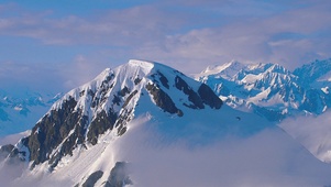 唯美壮观雪峰