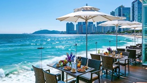 滨海城市海边餐吧
