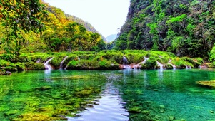 4K 护眼山涧清澈流水
