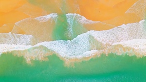 俯瞰唯美海浪