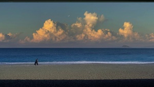 海边散步