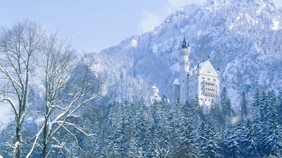 雪景中的小房子