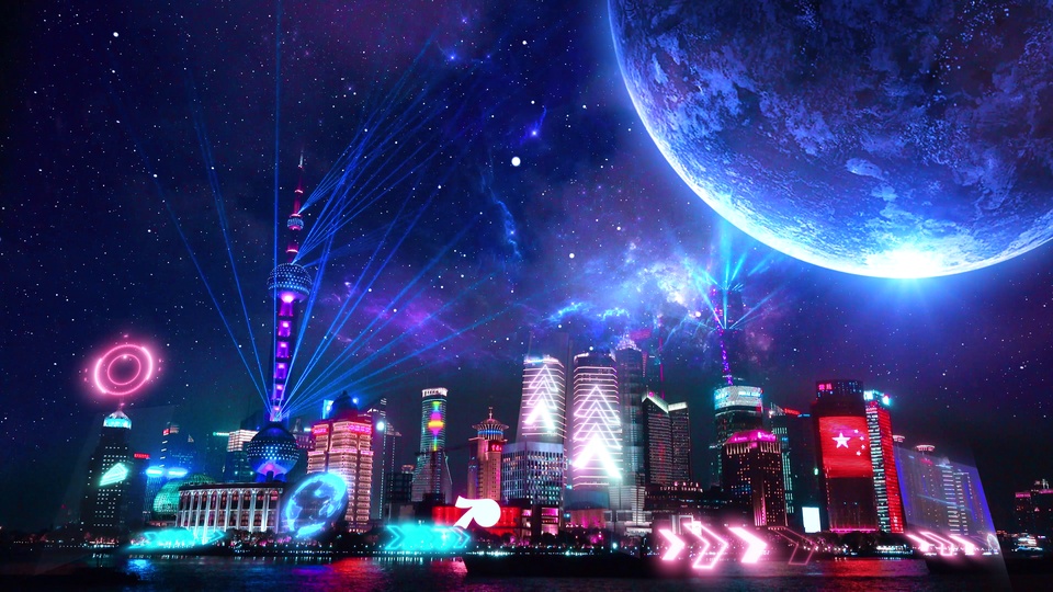 霓虹科幻都市夜景：右上角悬浮巨星球，星空下摩天楼亮满蓝紫粉霓虹，水面泛着灯光倒影。