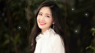 邻家大姐姐微笑甜美美女