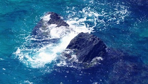 海浪礁石