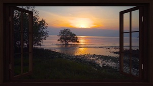 窗外湖畔夕阳