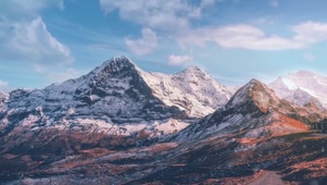 山巅云涌