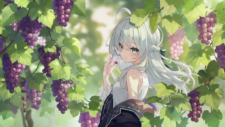葡萄藤间的银发少女