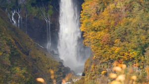 高山流水瀑布
