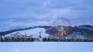 滑雪场摩天轮