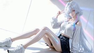 银发少女莫宁