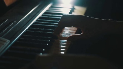 唯美弹钢琴 天空之城