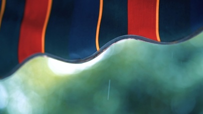 4K雨天下雨雨滴滴落意境