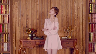 粉裙小姐姐热舞