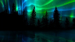 夜晚湖边星空极光