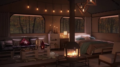 雨天在秋林中的豪华露营