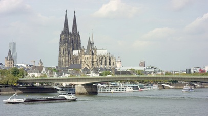 莱茵河畔的科隆大教堂