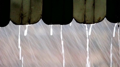 屋檐雨下