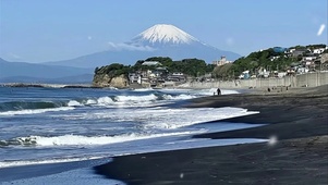 富士山海边沙滩