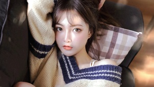 白嫩瓜子脸美女萝莉