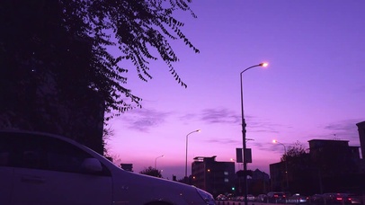 4K女孩唯美逆光夜晚