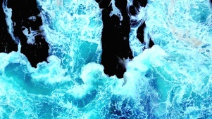 唯美俯瞰海浪触礁 4K