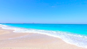 清澈海滩海浪