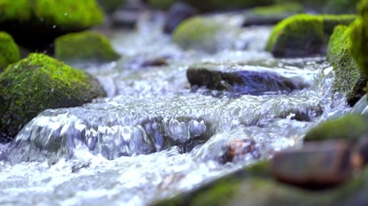 溪水