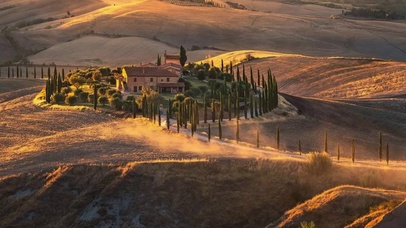 黄昏下的大山烟火人家唯美治愈