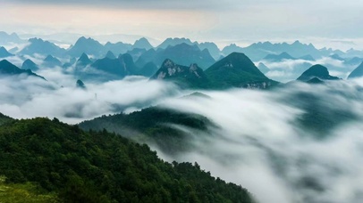 云雾缭绕人间仙境