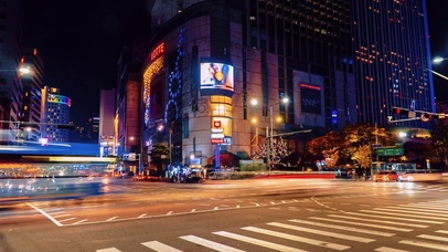 夜幕降临城市喧嚣