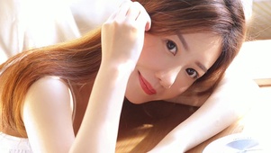 甜美白嫩少女