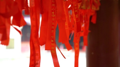 4K寺庙祈福红色飘带