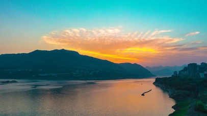 4K长江河道夕阳彩霞天空云彩